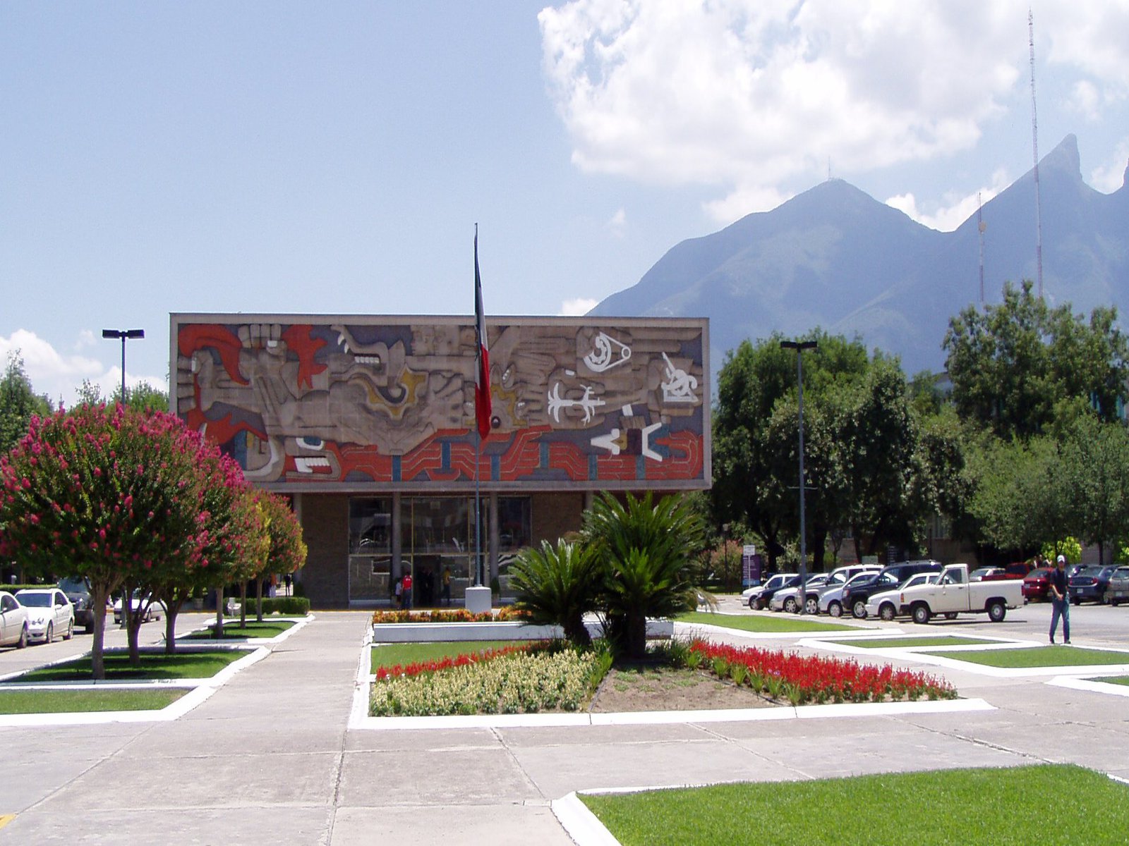 Main entrance to the Monterrey Campus.